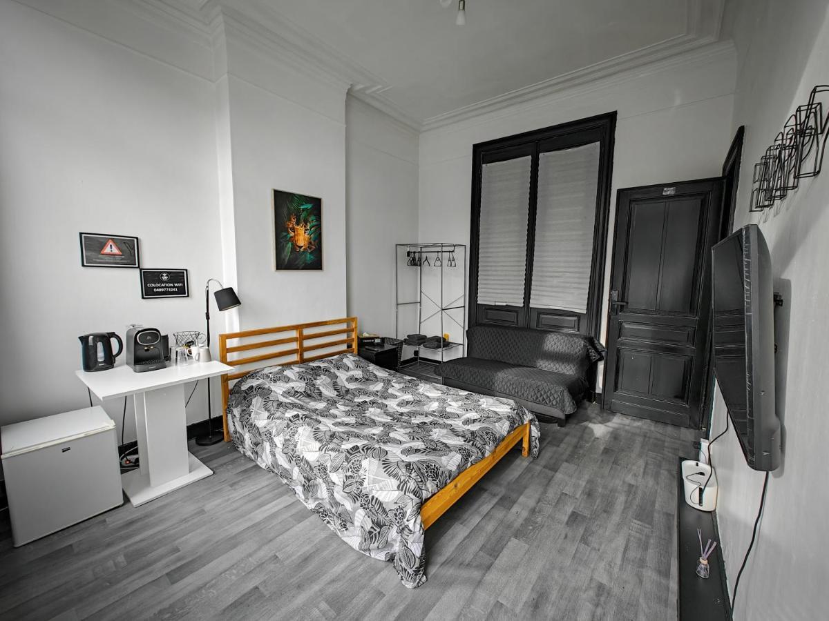 Private Room In Center Of Charleroi Ngoại thất bức ảnh